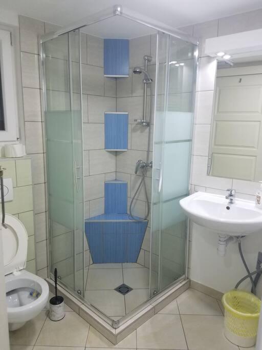 Big Cozy - Skyfall Apartment 3 Bdrm 6 Beds 1&Half Baths Budapest Kültér fotó